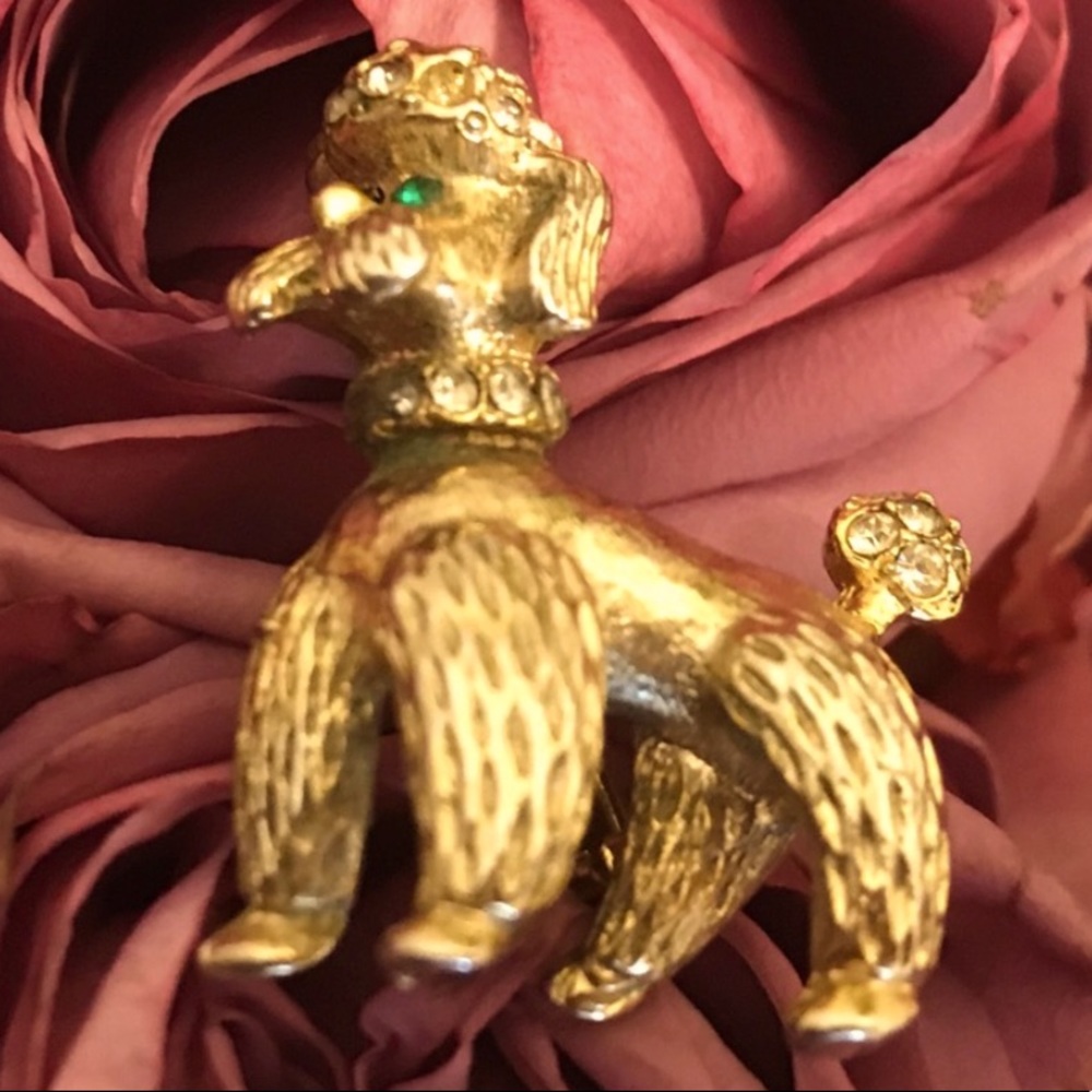 🌟 Vintage figural poodle golden brooch